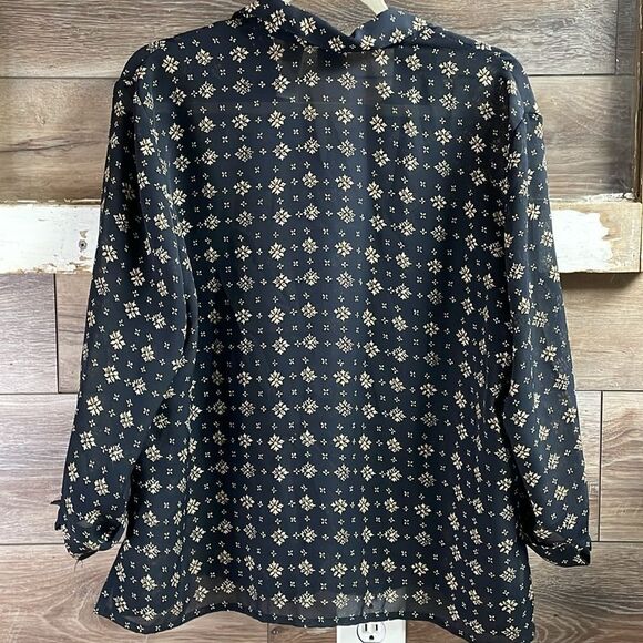 Emma James Ldies Button Blouse, Size 16, Black And Tan Floral - Picture 4 of 5